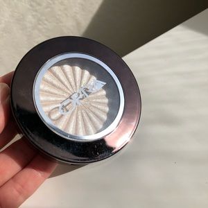 Ofra Cosmetics x Nikketutorials highlighter